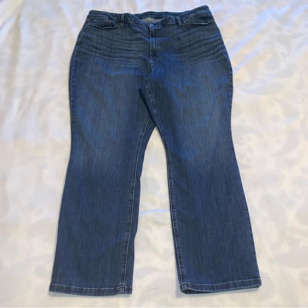 L.L. Bean Bean Flex Straight Leg Favorite Fit Med Wash Jeans Women’s 22W